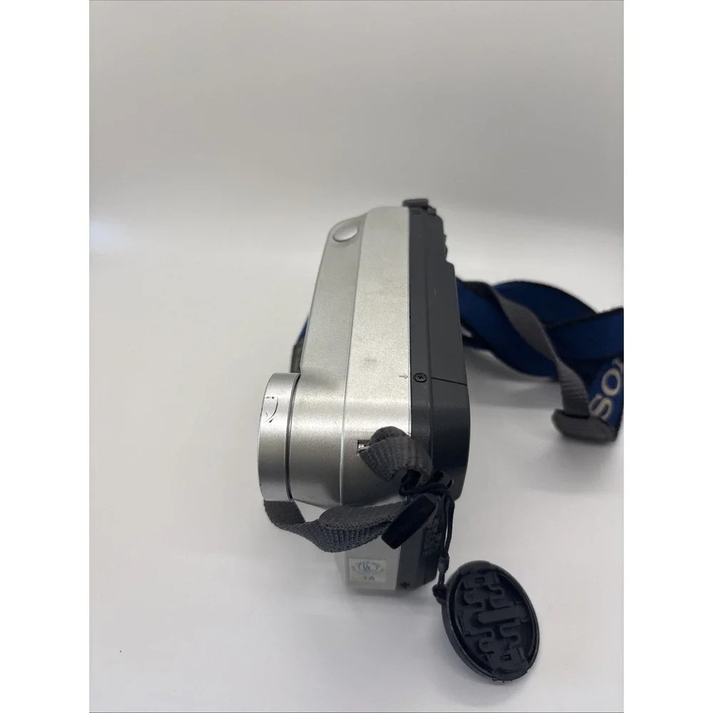 Sony FD Mavica MVC-FD75 Digital Camera Silver 10x Optical Zoom Tested No Battery